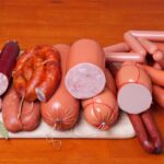 На продуктовых полках появятся сосиски и колбаса «Пермский стиль»