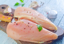 Почему на куриной грудке бывают белые полоски